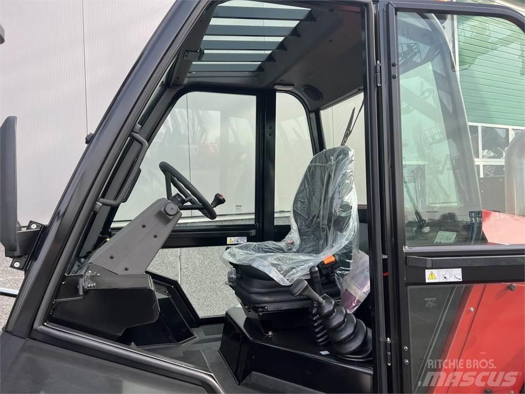 Manitou M50-4 越野叉车|叉装车