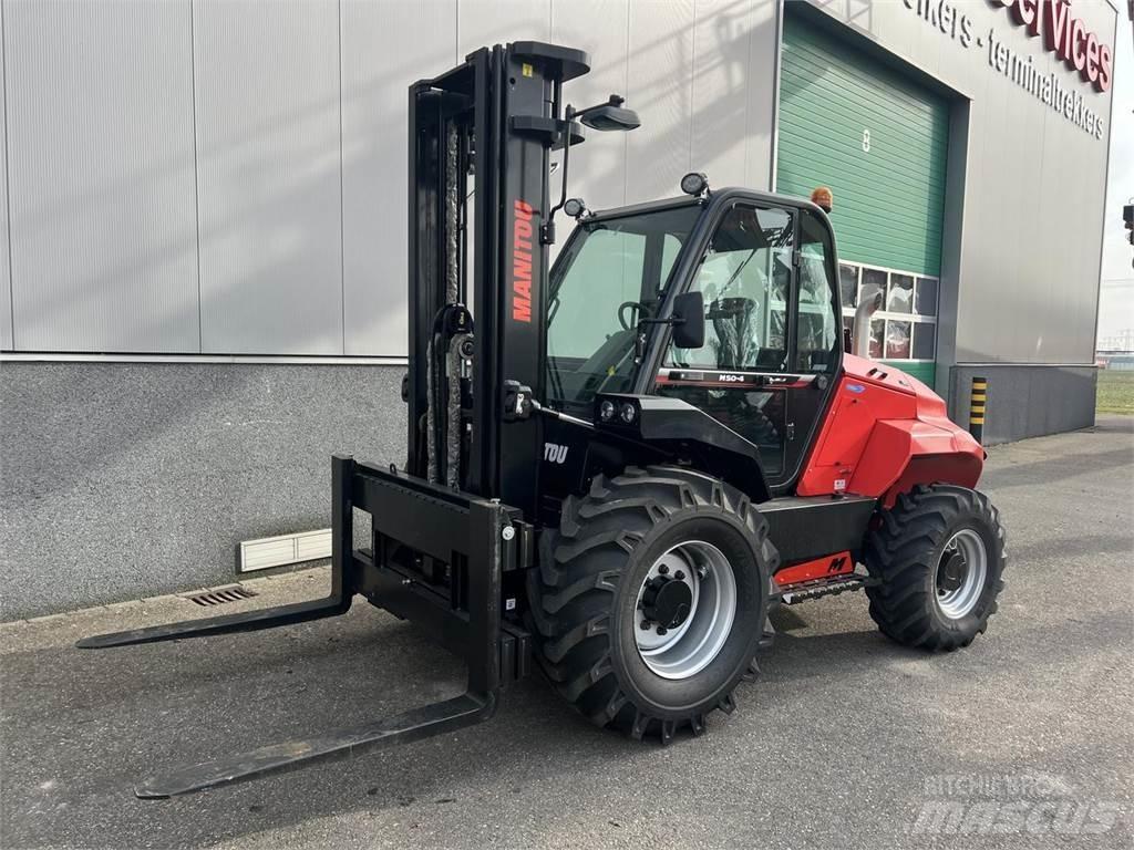 Manitou M50-4 越野叉车|叉装车