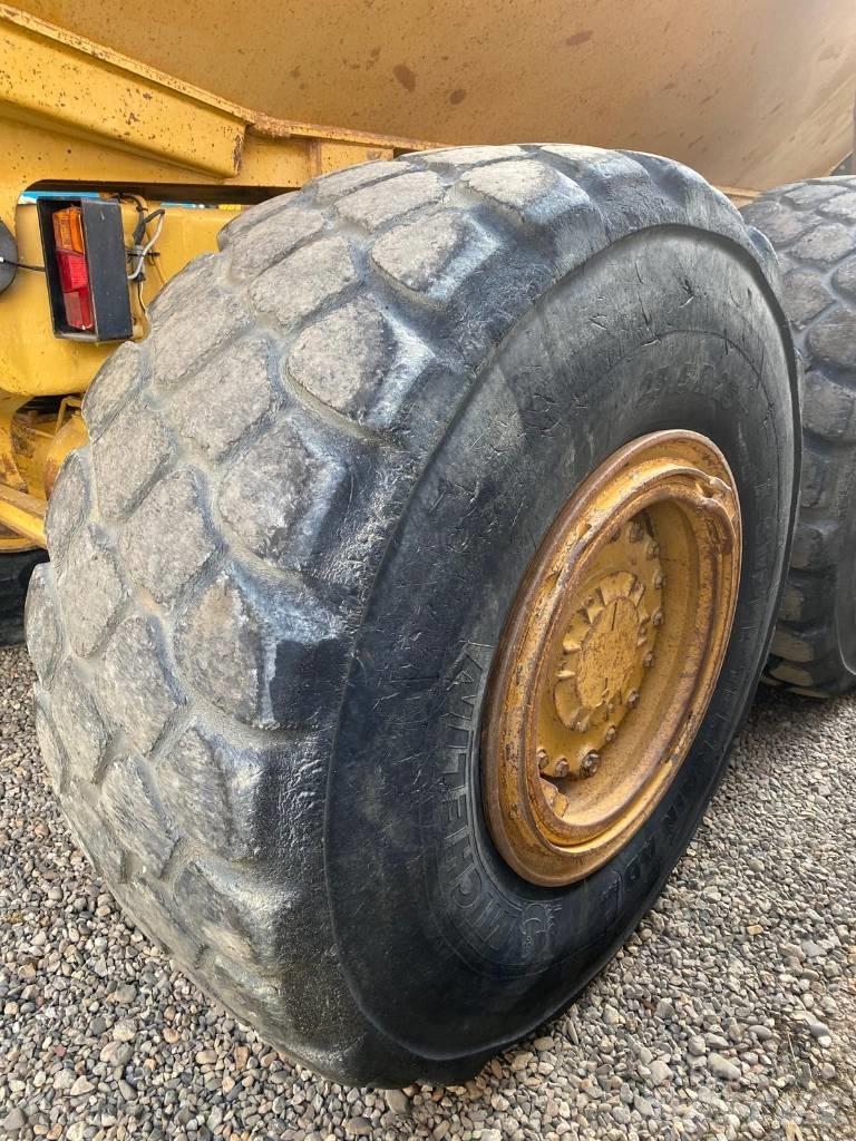 CAT 725 铰接式自卸车