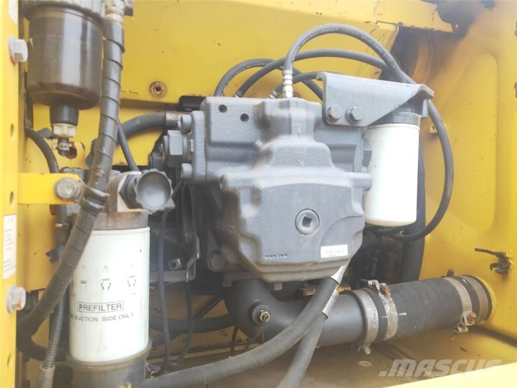 Komatsu PC210-8 履带挖掘机
