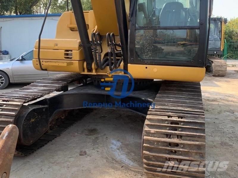 CAT 320 D 中型挖掘机