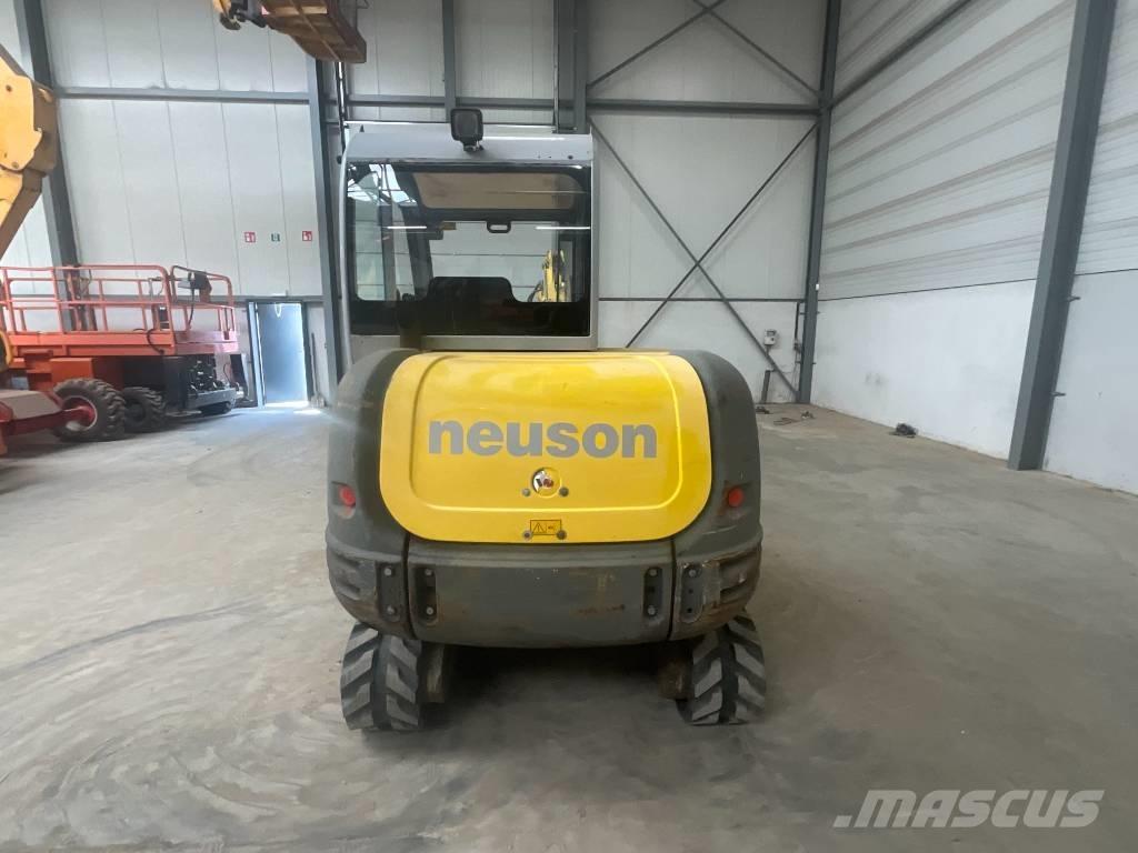 Neuson 3503 RD 小型挖掘机