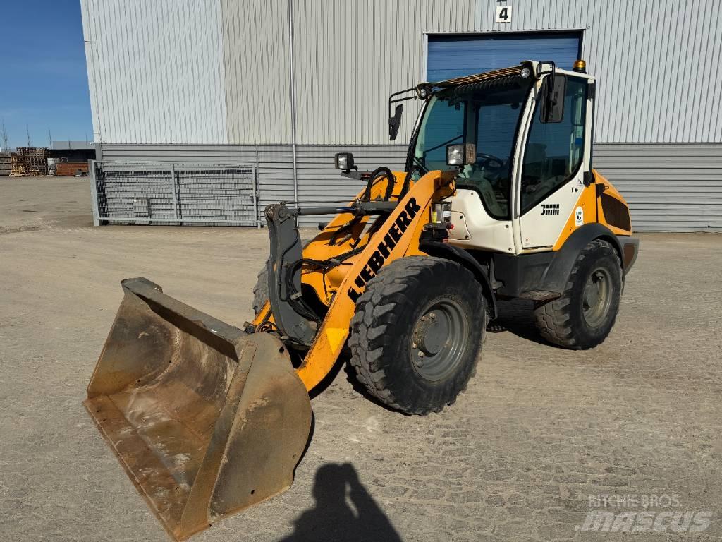 Liebherr L 506 轮式装载机