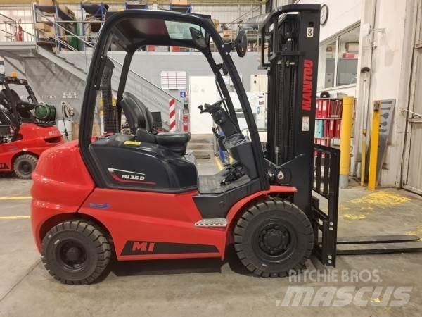 Manitou MI25D 越野叉车|叉装车