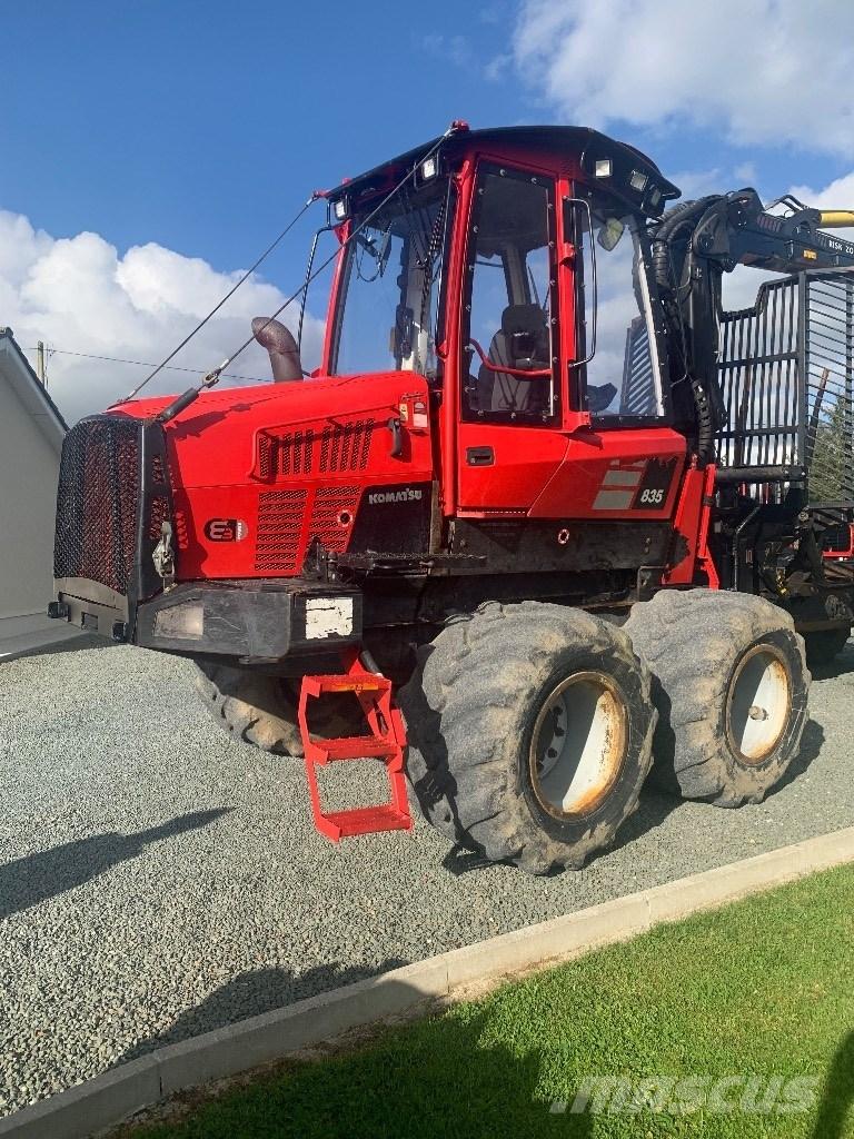 Komatsu 835 集运机