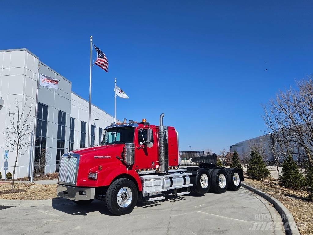 Western Star 4900 SB 牵引车