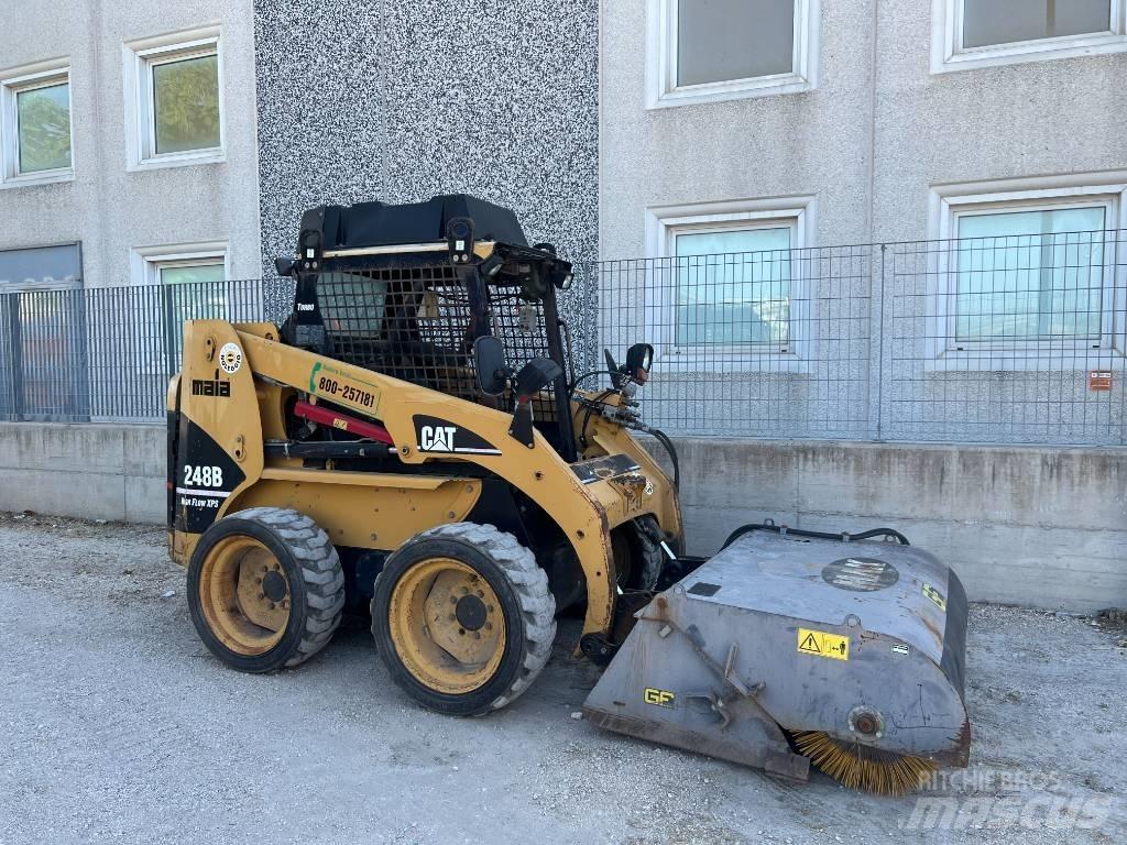 CAT 248 B HF-XPS 滑移装载机