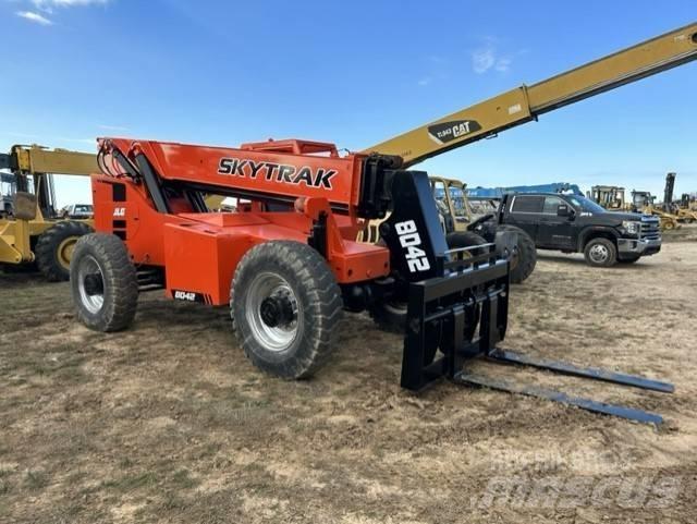 SkyTrak 8042 伸缩臂叉装车|叉装车