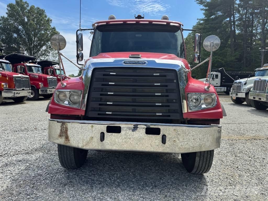 Freightliner 114 SD 自卸式货车