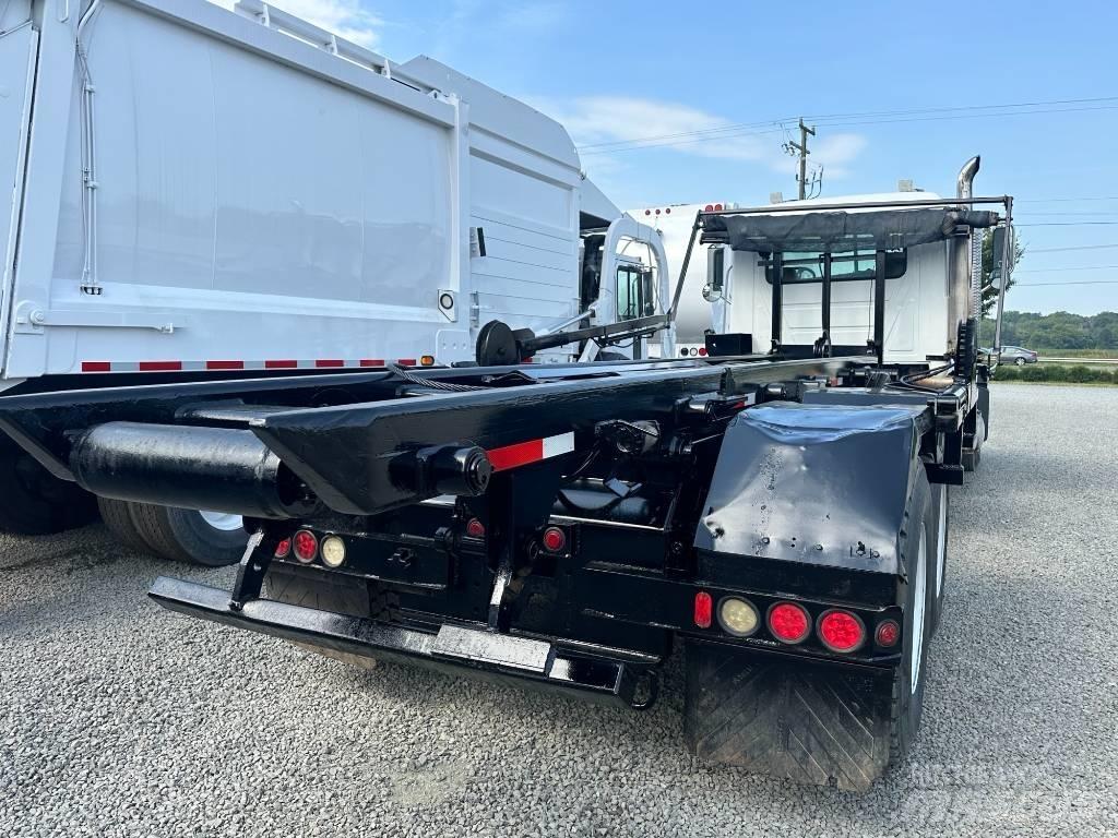 Mack CV 713 可拆卸式卡车