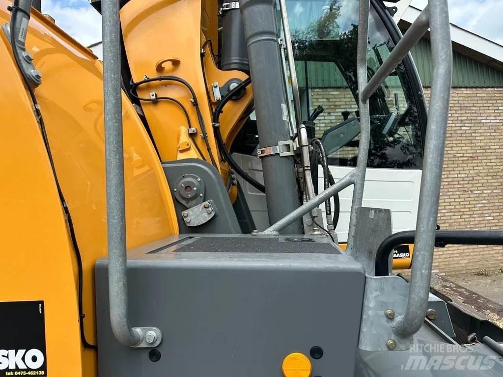 Liebherr A914 轮式挖掘机