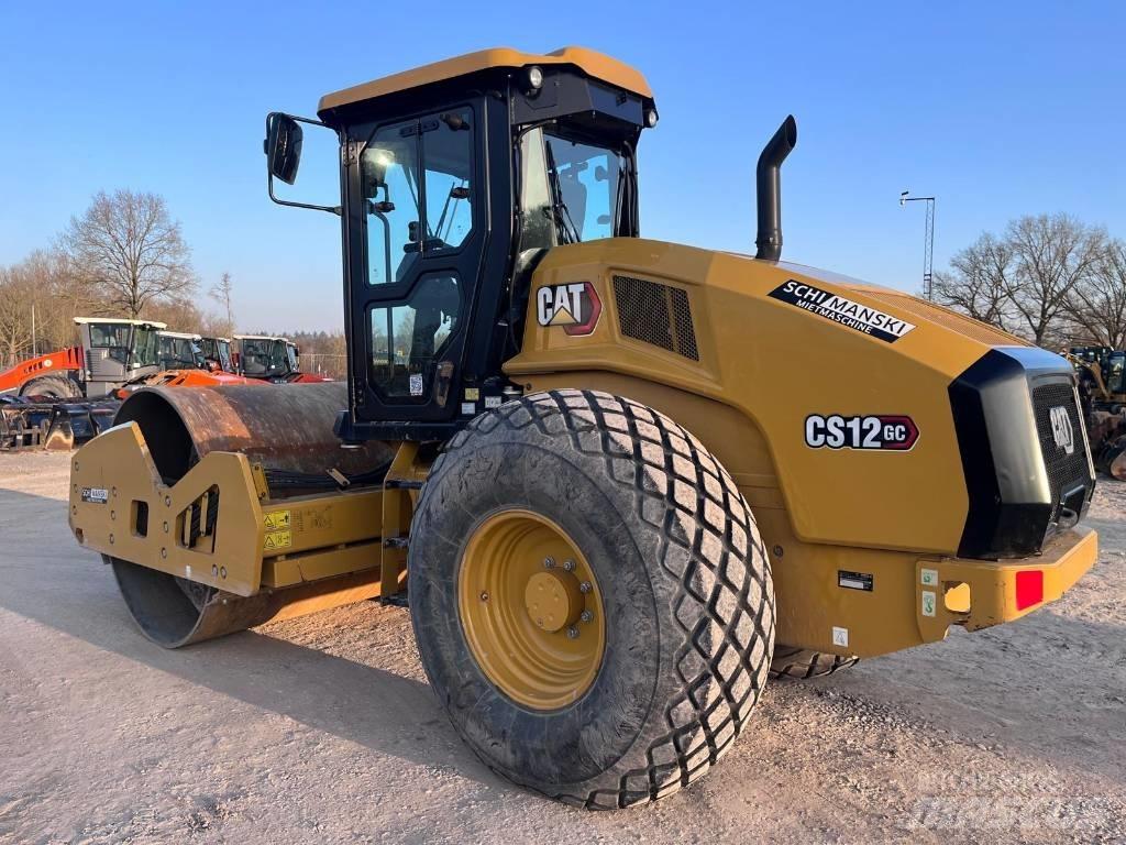 CAT CS12 GC 土壤压实机