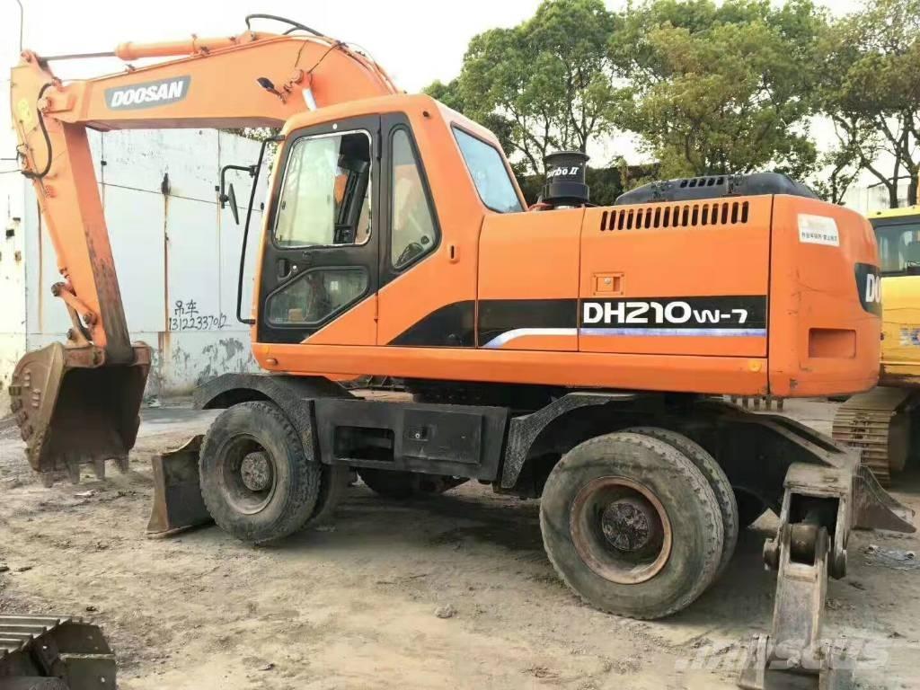 Doosan DH210W-7 轮式挖掘机