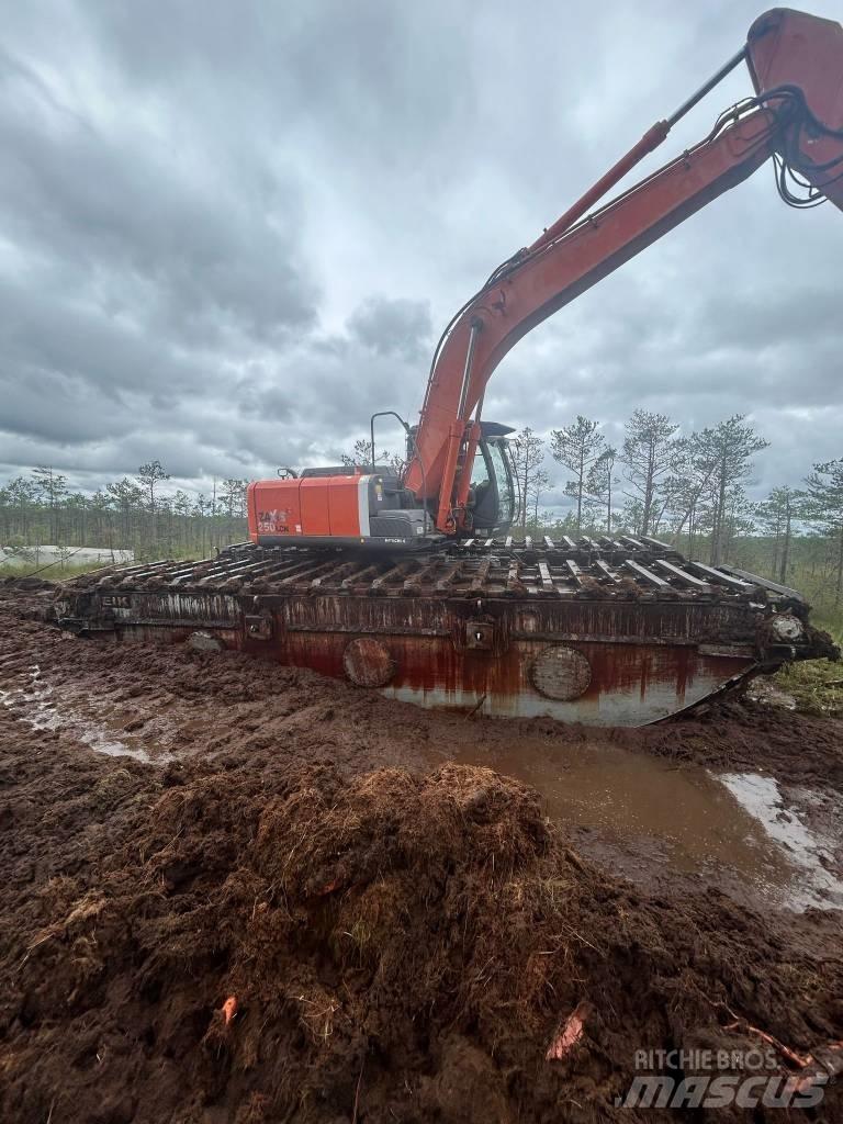 Hitachi 250 水陆两栖挖掘机