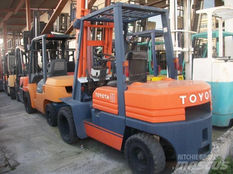 Toyota 5 FD 30 柴油叉车