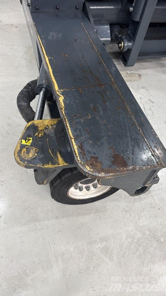 Combilift C 4000 侧卸式铲车