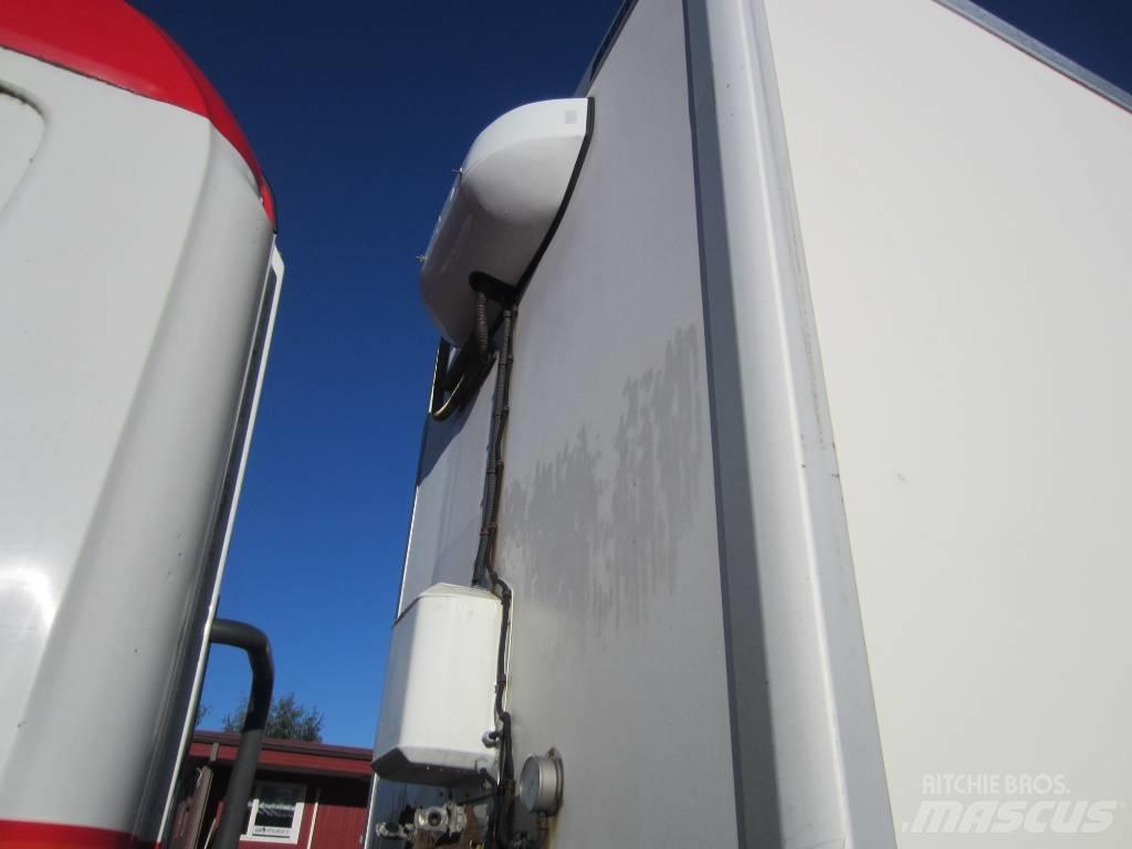 Närko S3MB13L11 保温半挂车