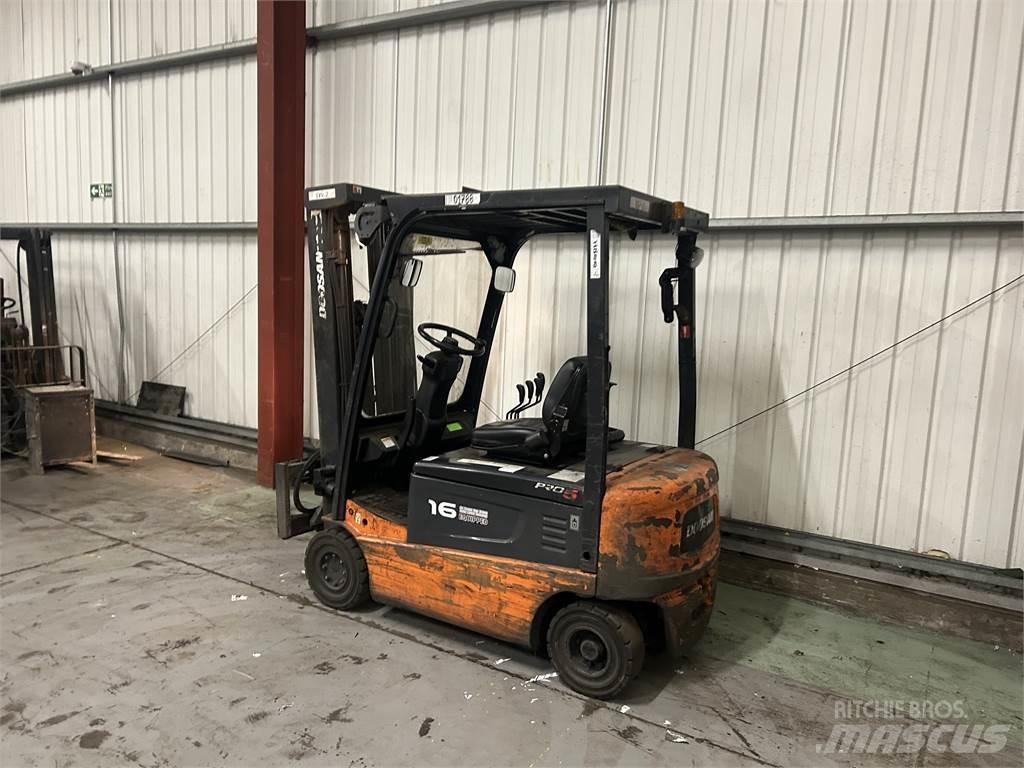 Doosan B16X-5 电动叉车