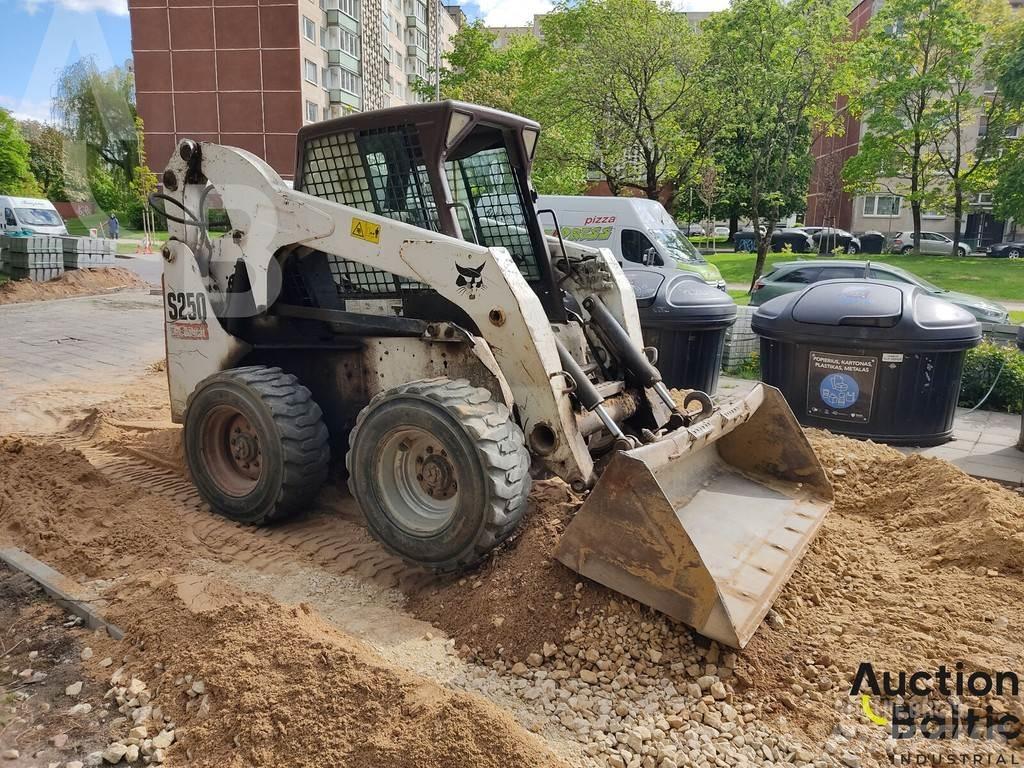 Bobcat S 250 滑移装载机