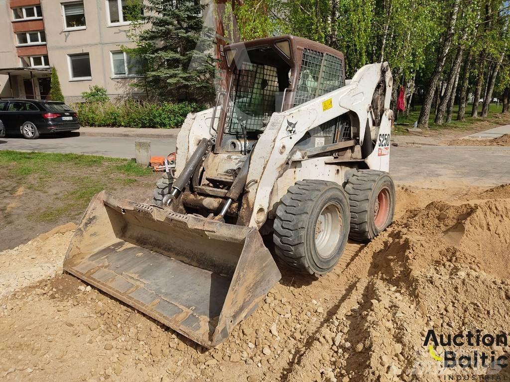 Bobcat S 250 滑移装载机