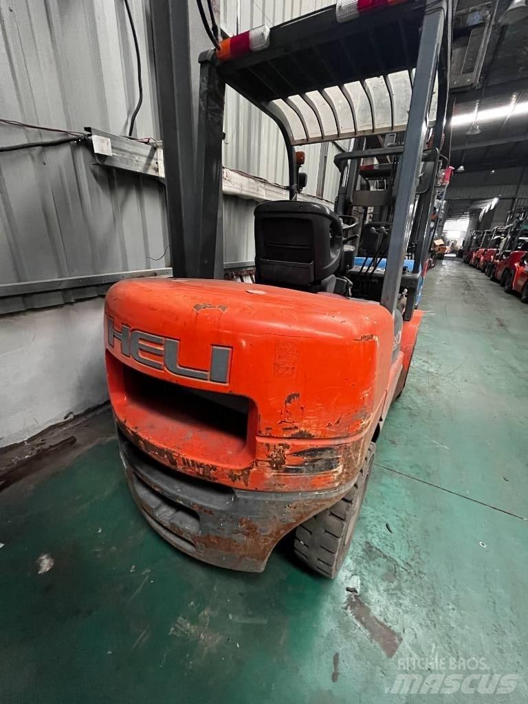 Heli CPCD 30 柴油叉车