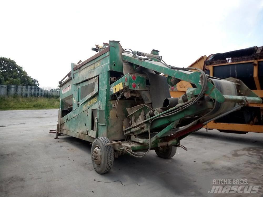McCloskey 407R 移动式筛分机