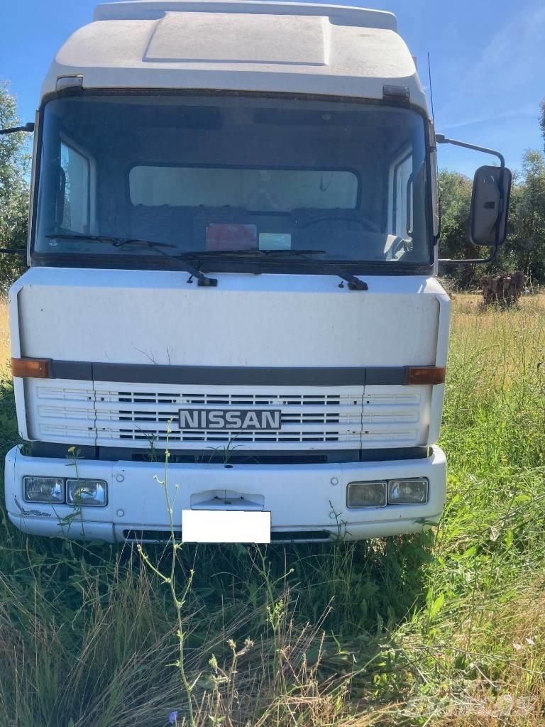 Nissan CAMPER L70 房车