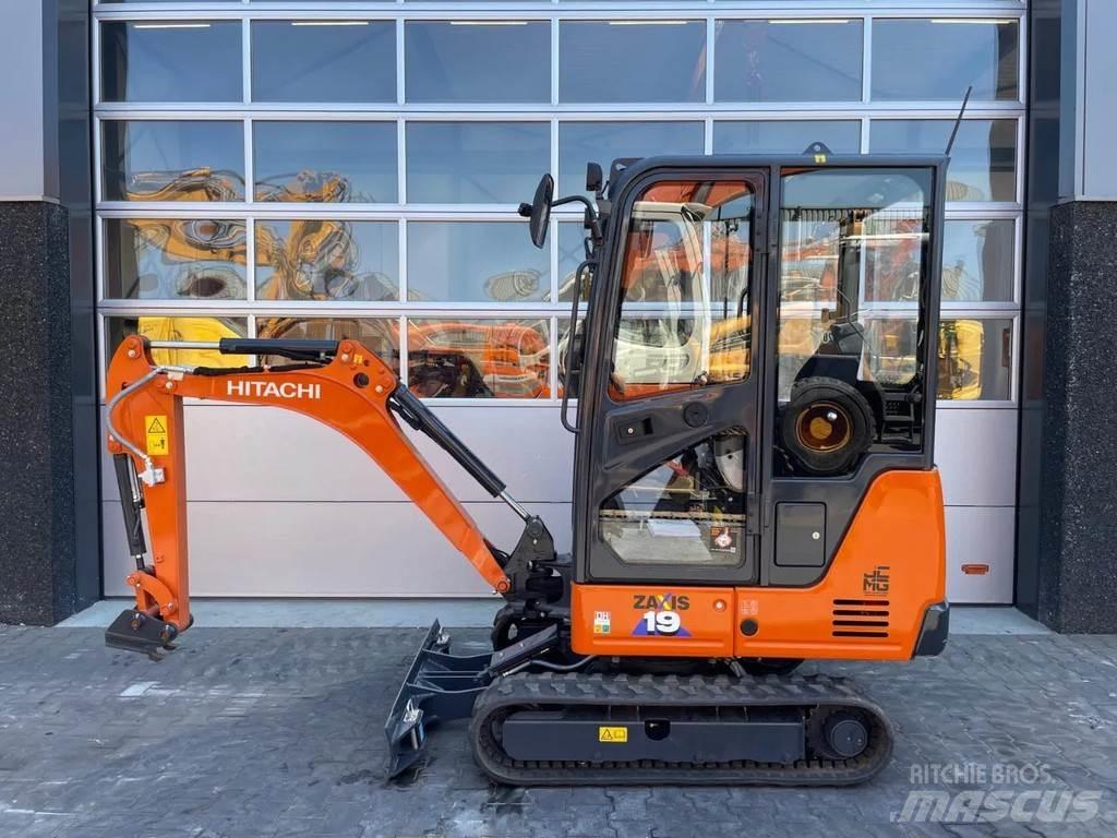 Hitachi ZX19-6 小型挖掘机