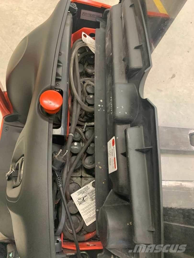 Linde L12 行走式堆垛机
