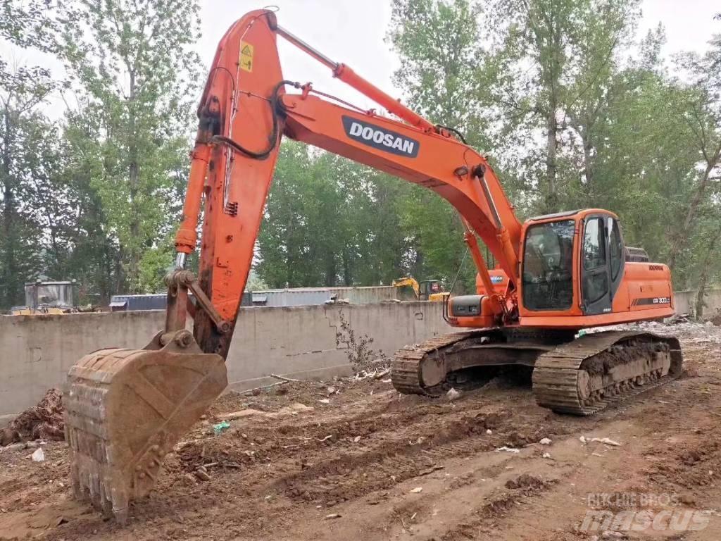 Doosan DX 300 LC 履带挖掘机