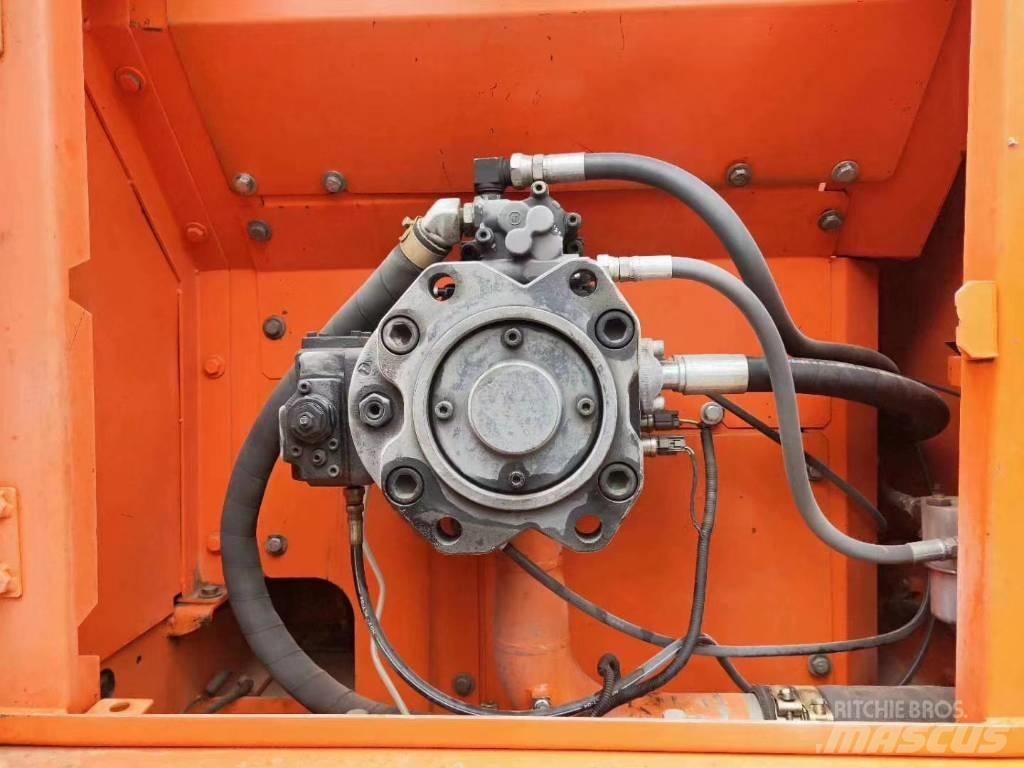 Doosan DX 300 LC 履带挖掘机