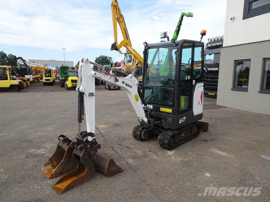 Bobcat E17 小型挖掘机
