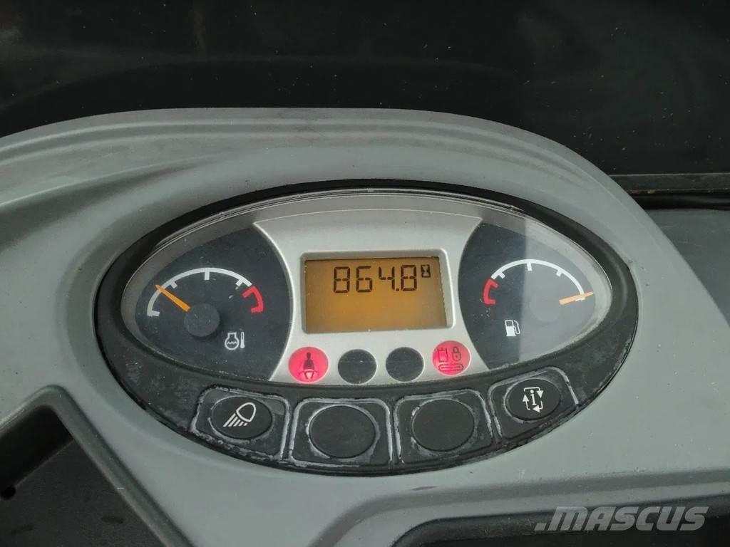 Bobcat E17 小型挖掘机