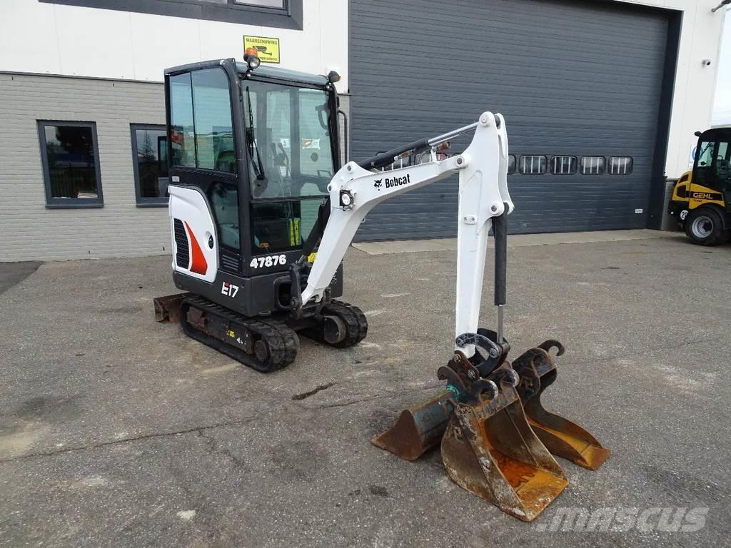 Bobcat E17 小型挖掘机
