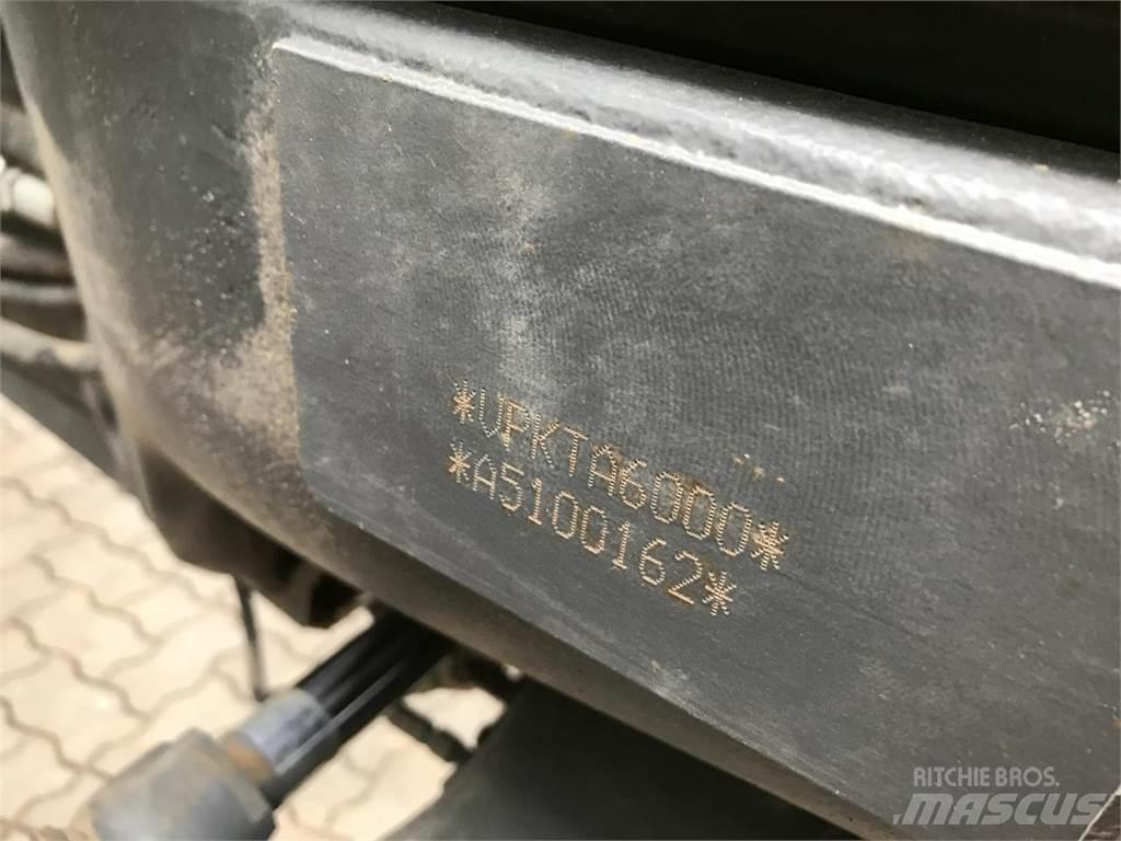 CLAAS Axion 870 拖拉机/农用车
