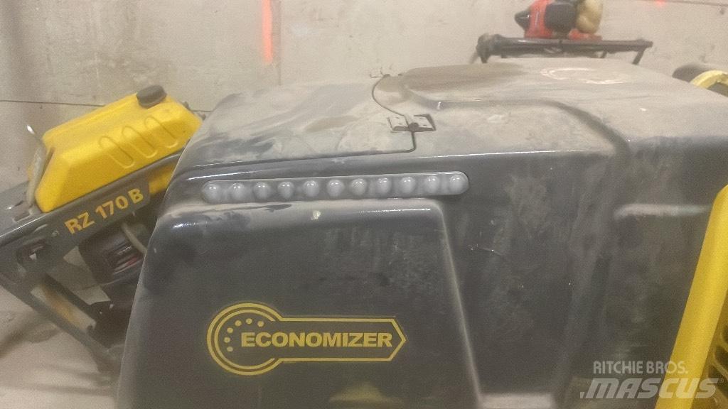 Bomag Bmg8500 单轮压路机