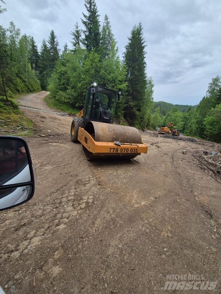 CAT CS 56 单轮压路机