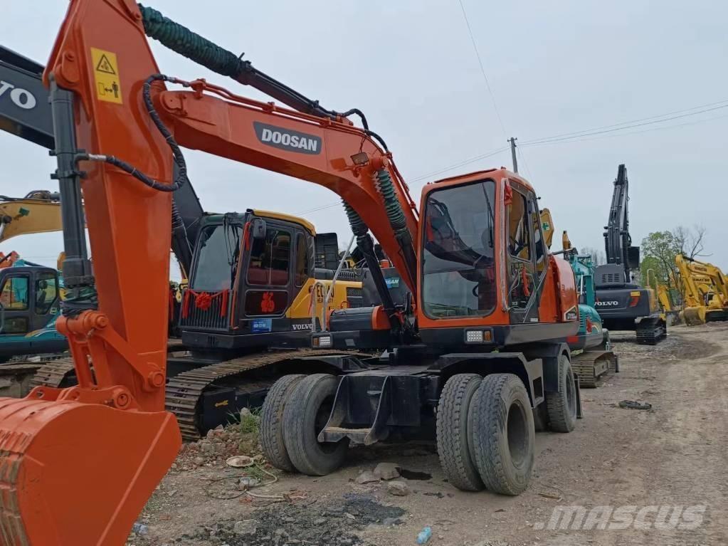 Doosan 150 W 轮式挖掘机
