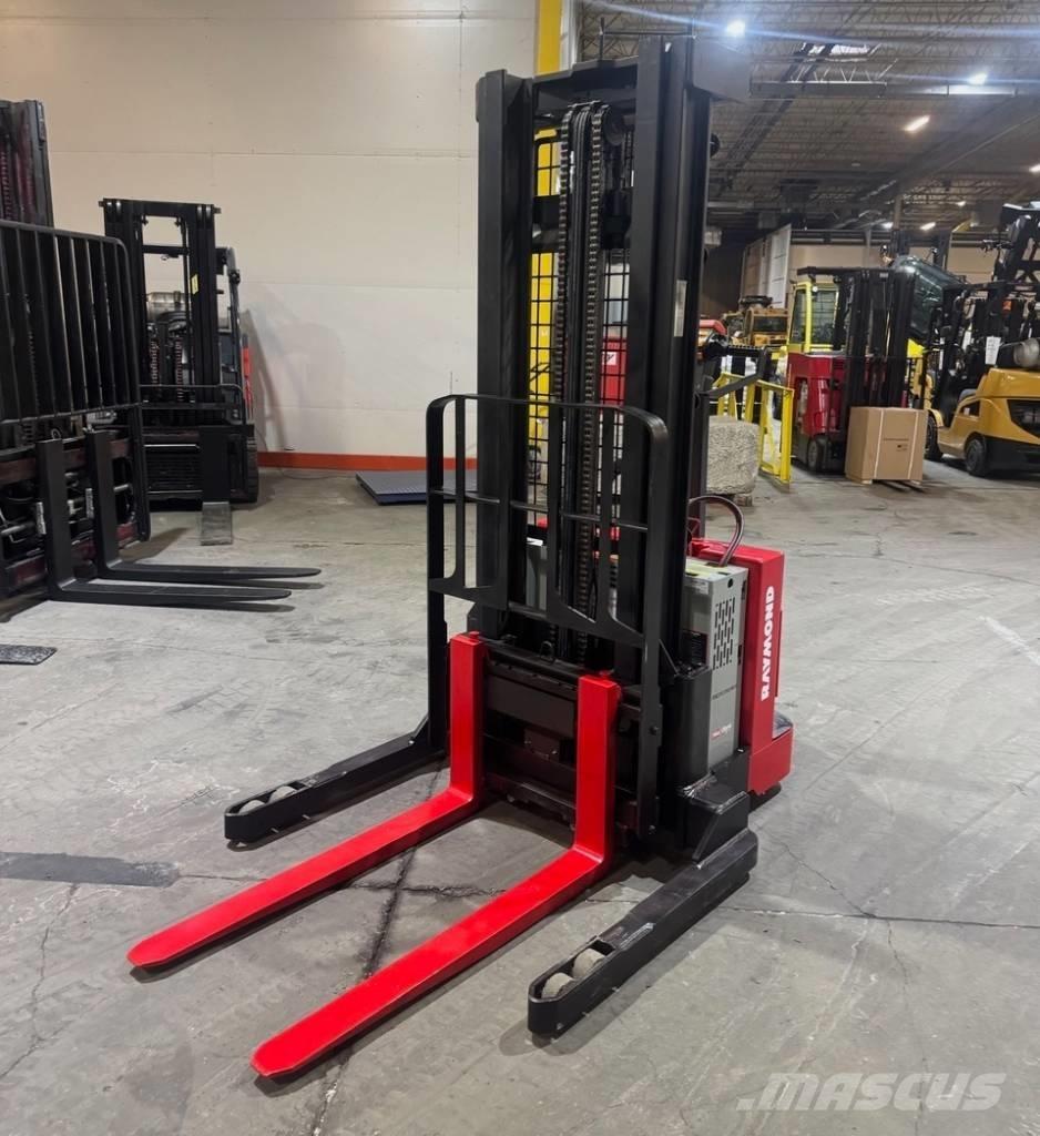 Raymond RSS40 行走式堆垛机