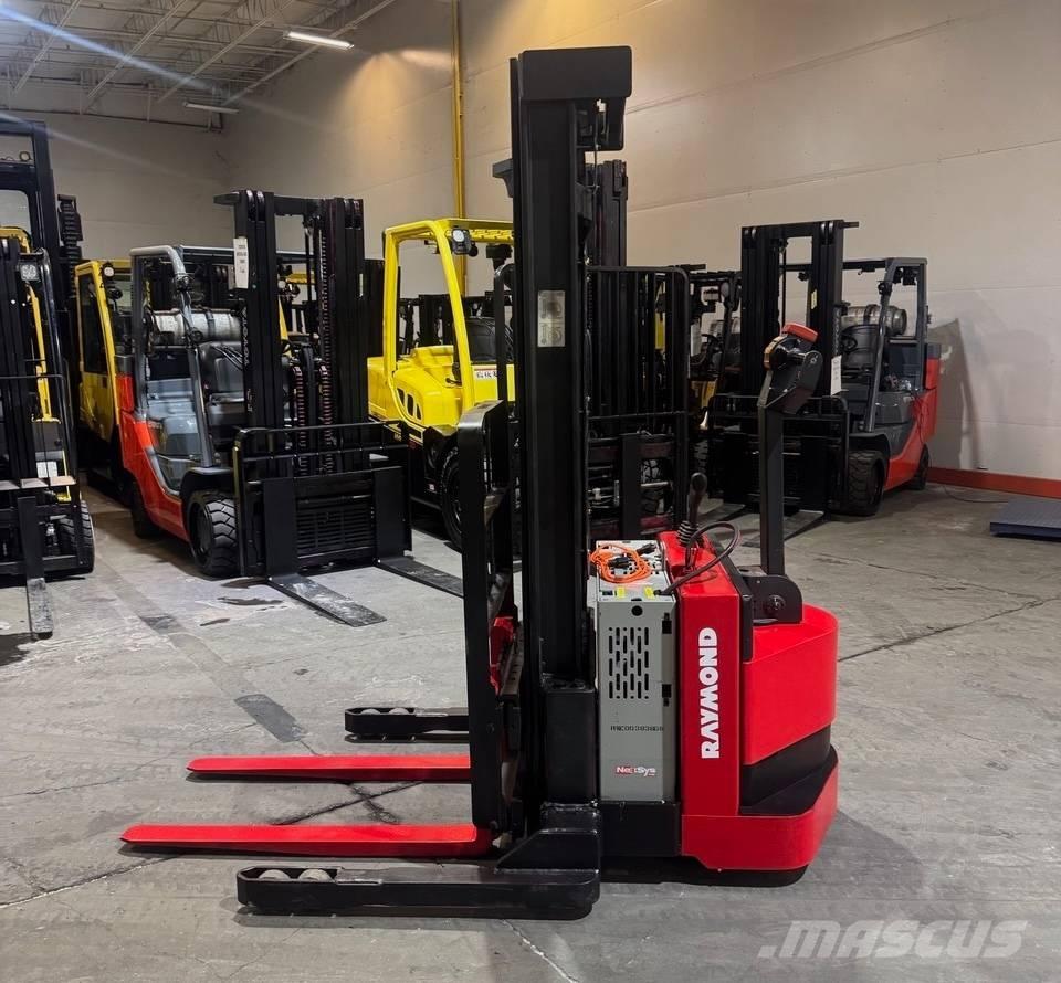 Raymond RSS40 行走式堆垛机