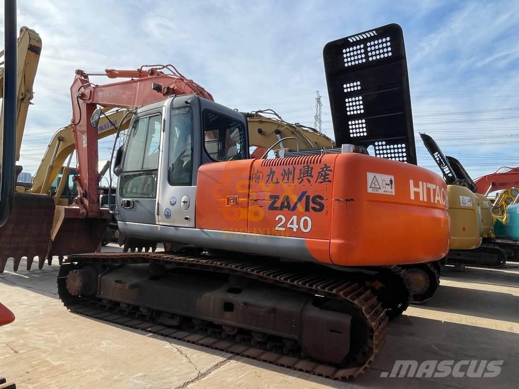 Hitachi ZX 240 履带挖掘机