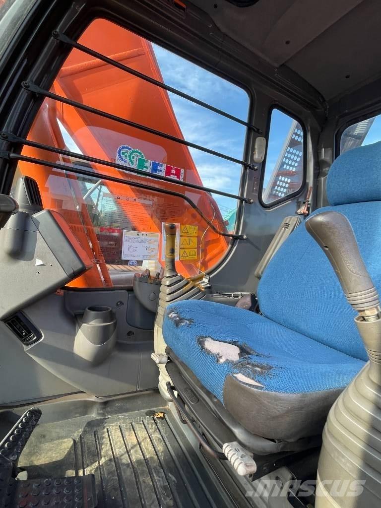 Hitachi ZX 240 履带挖掘机