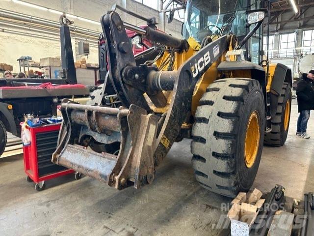 JCB 427 ZX T4 反铲装载机