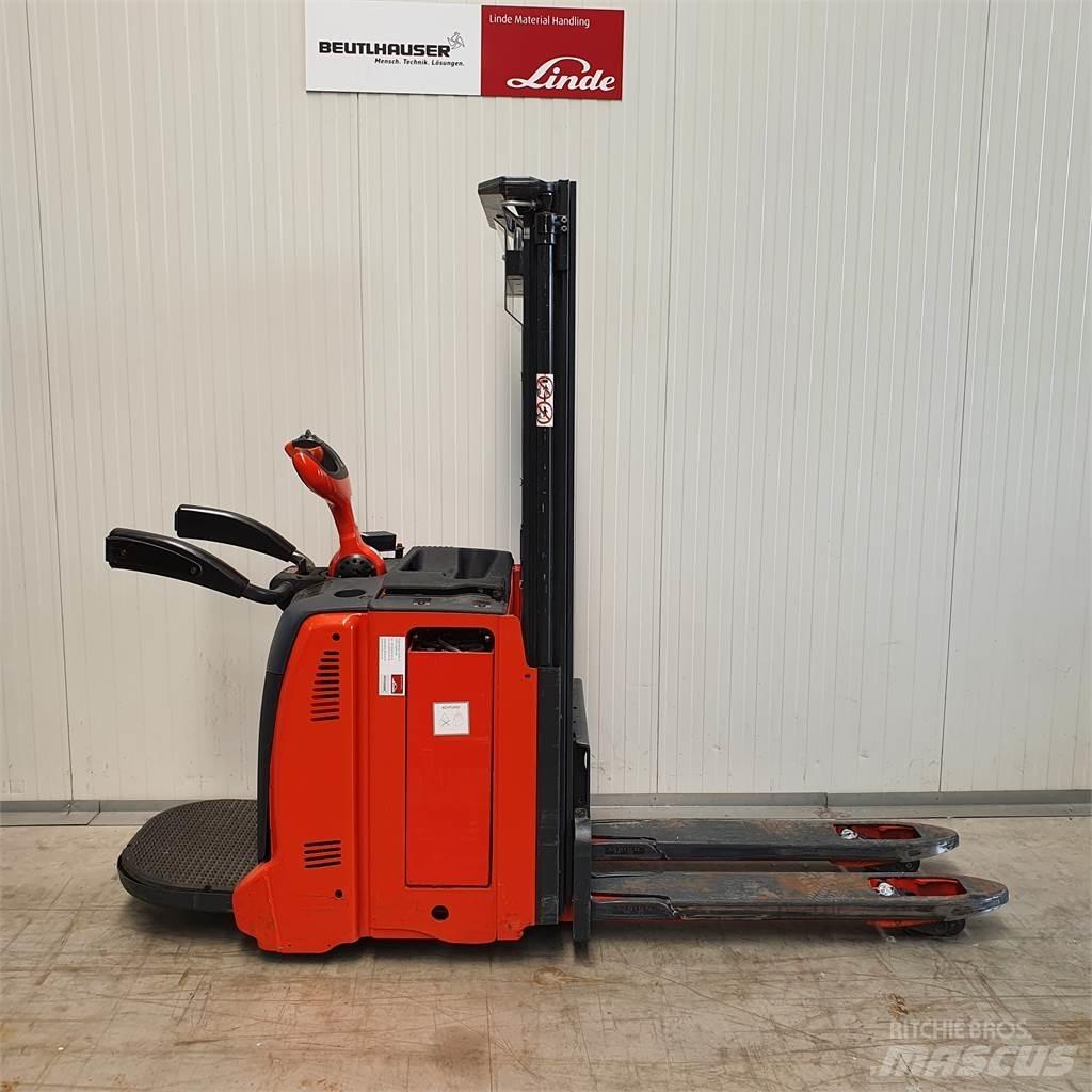 Linde D12AP 手推堆垛车