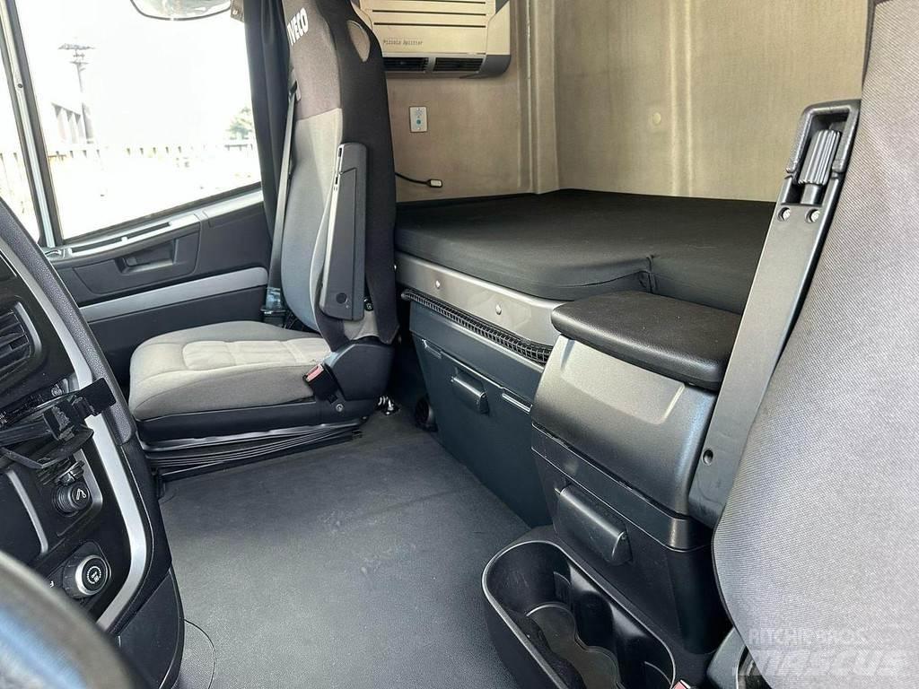 Iveco AS440E48 牵引车
