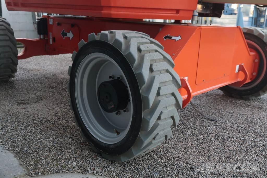 JLG EC520AJ 曲臂高空工作平台