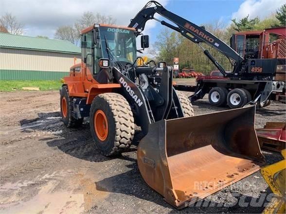 Doosan DL220-5 轮式装载机