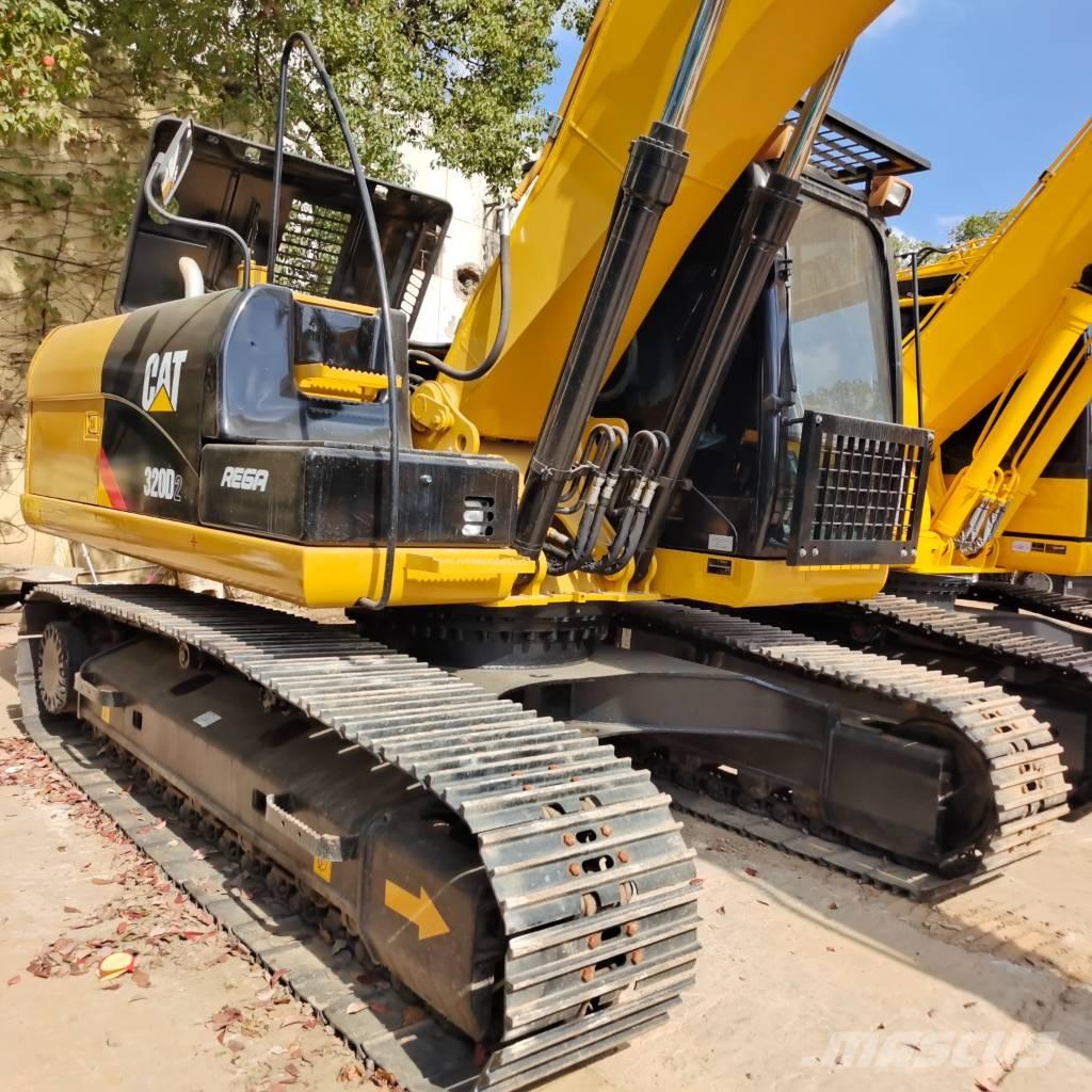 CAT 320D2 履带挖掘机