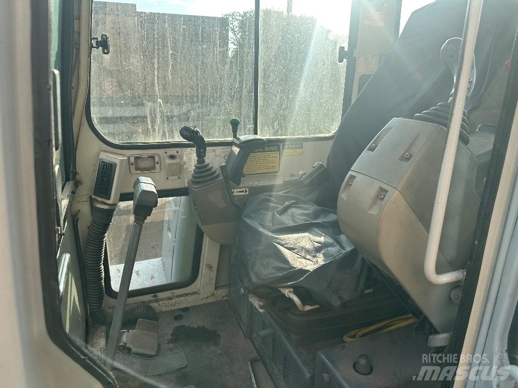 Takeuchi TB 125 小型挖掘机