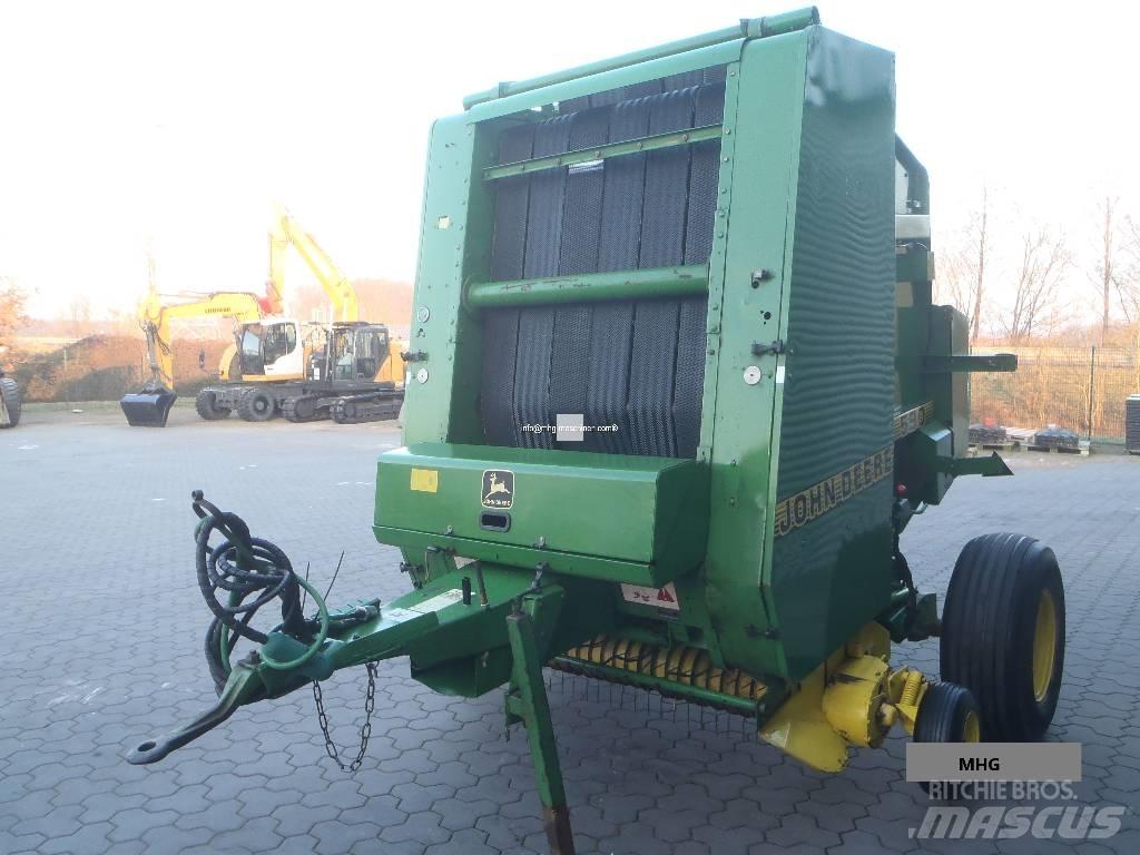 John Deere 590 圆捆打捆机